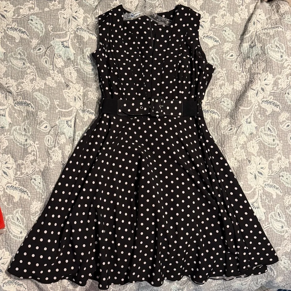 City Chic Polka Dot Sleeveless Vintage-look Dress - Black and White - Picture 5 of 10